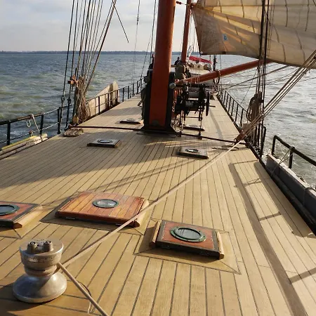 Botel Lounge Ship *